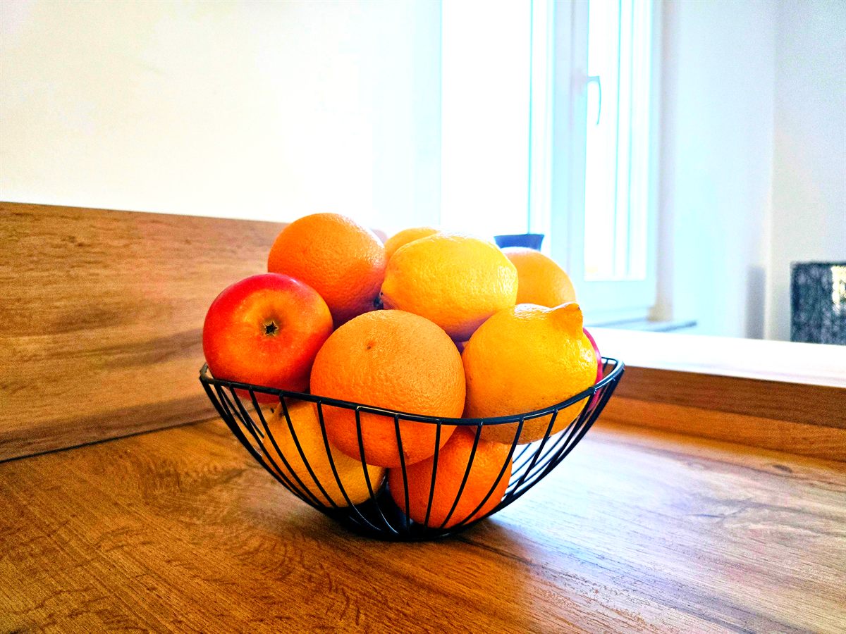 Obstschale auf K&uuml;chenarbeitsplatte, Ferienhaus Biograci